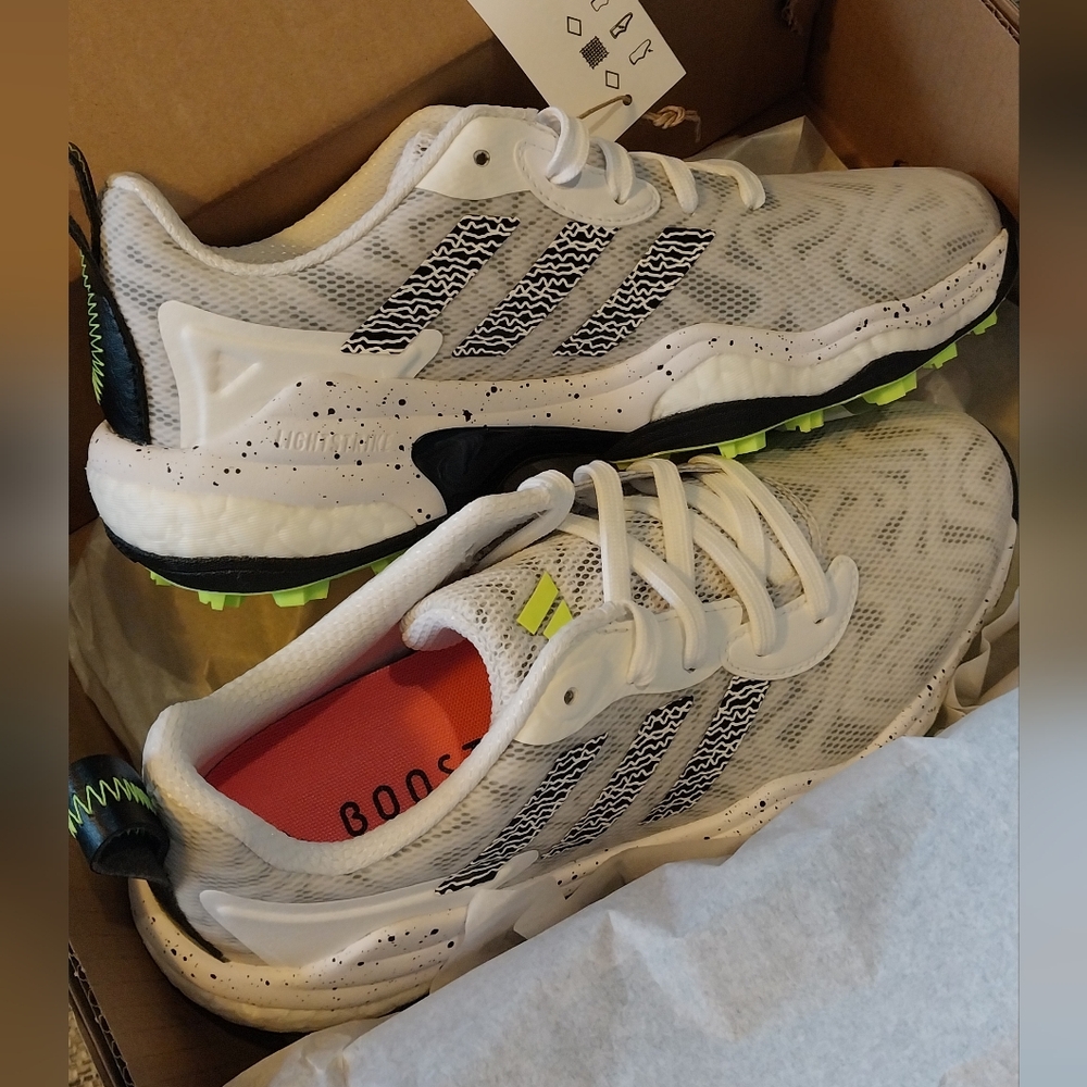 ** NEW IN BOX ** Adidas Women's Codechaos 25 Spikeless Golf Shoes - Size 8